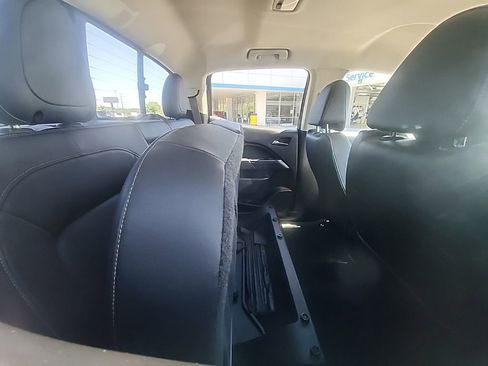 Used 2017 GMC Canyon SLT w/ Driver Alert Package AWD/4WD image 7