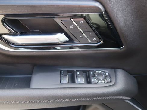 New 2026 GMC Yukon Denali w/ Sun & Power Step Package image 11