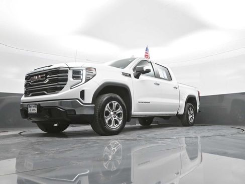 Used 2024 GMC Sierra 1500 SLT AWD/4WD image 39