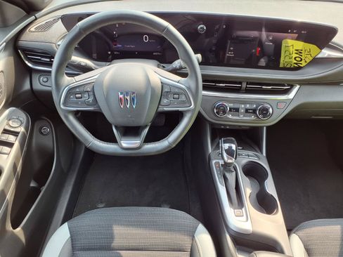 Used 2024 Buick Envista Preferred w/ Convenience I Package FWD image 2