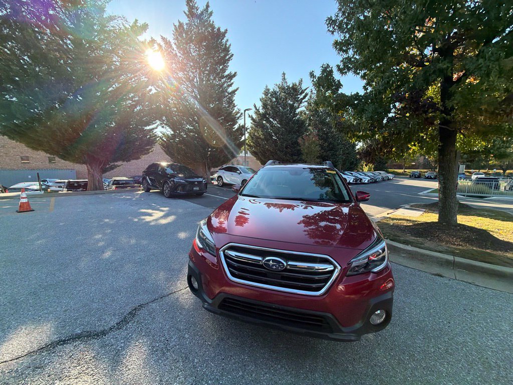 Used 2018 Subaru Outback 2.5i Limited AWD/4WD image 3