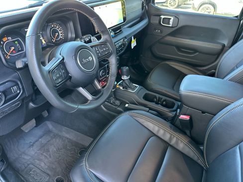 Used 2025 Jeep Wrangler Unlimited Rubicon 392 AWD/4WD image 9