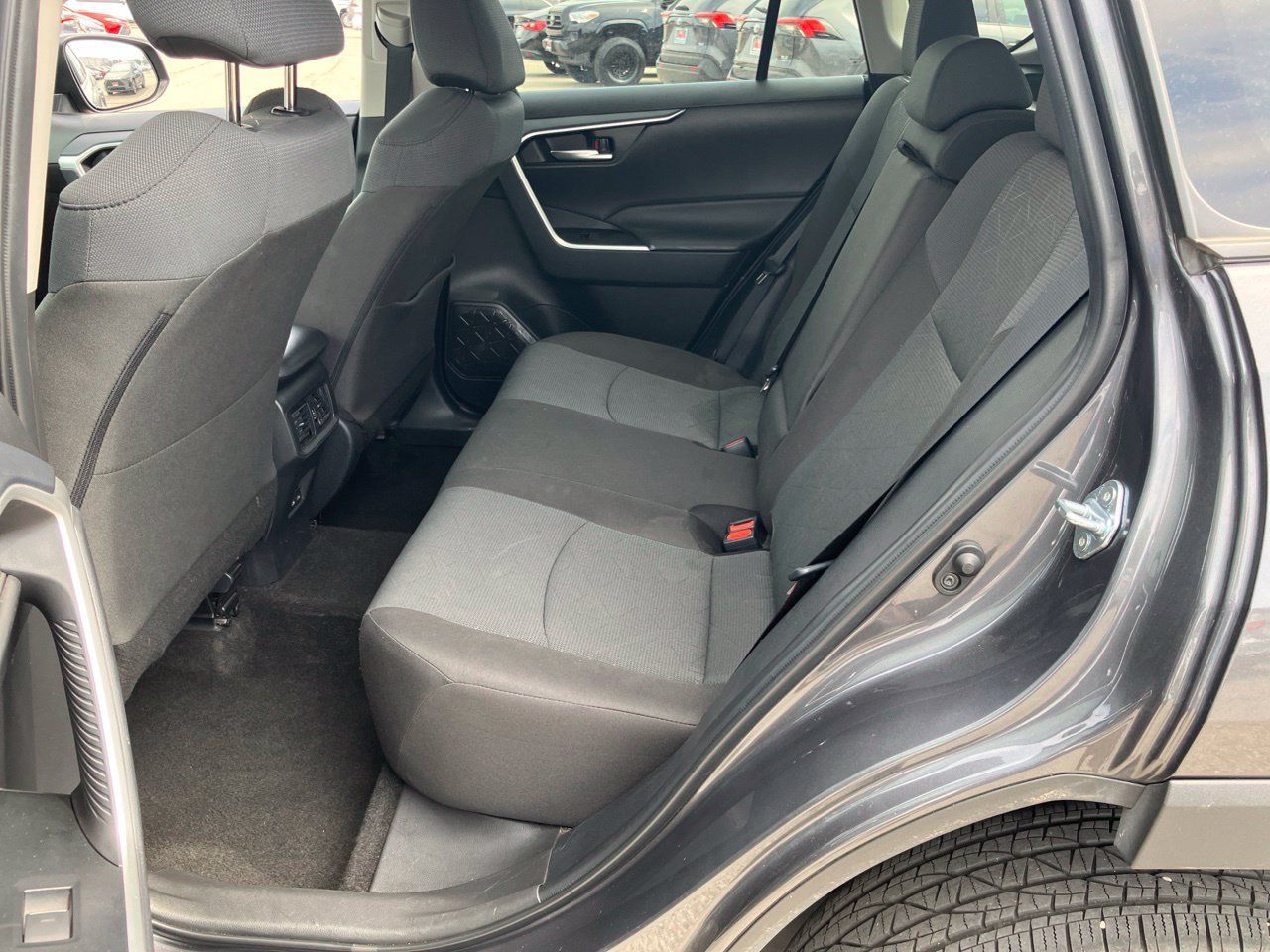 Used 2025 Toyota RAV4 XLE AWD/4WD image 8