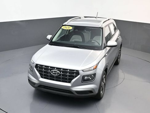Certified 2026 Hyundai Venue SEL FWD image 21