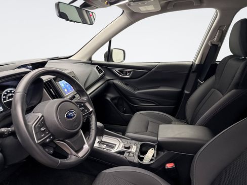 Used 2022 Subaru Forester Premium w/ Popular Package #3 image 9
