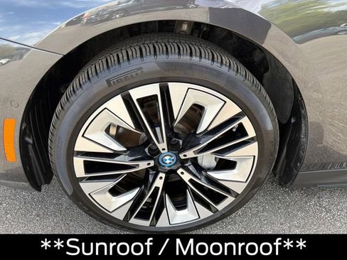 Used 2025 BMW i5 xDrive40 w/ Premium Package AWD/4WD image 15
