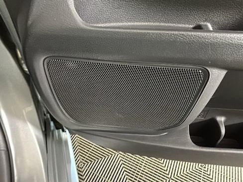 Used 2021 Toyota Sienna XLE FWD image 32