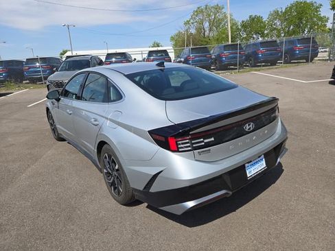 Certified 2025 Hyundai Sonata SEL AWD/4WD image 8