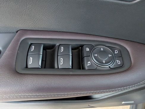 Used 2023 Cadillac XT6 Premium Luxury image 10