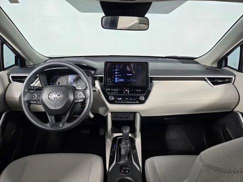 Used 2025 Toyota Corolla Cross L FWD image 25