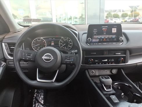 Certified 2023 Nissan Rogue SV image 22