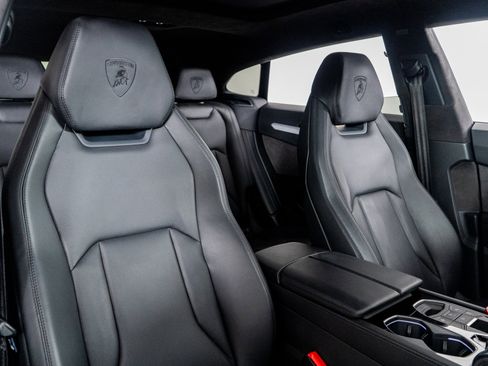 Used 2021 Lamborghini Urus image 31