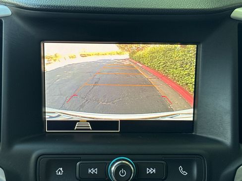 Used 2024 GMC Terrain SLE FWD image 25