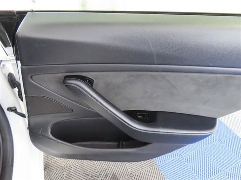 Used 2018 Tesla Model 3 Long Range RWD image 27