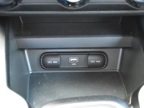 Used 2025 Kia Soul LX FWD image 26