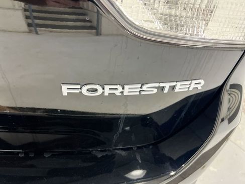 Used 2022 Subaru Forester Premium AWD/4WD image 21