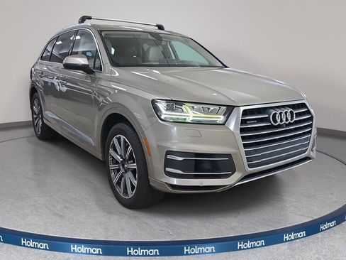 Used 2017 Audi Q7 3.0T Premium Plus w/ Premium Plus Package image 4