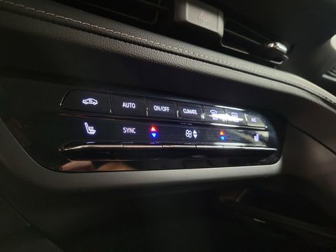 Used 2023 Buick Envision Essence FWD image 16