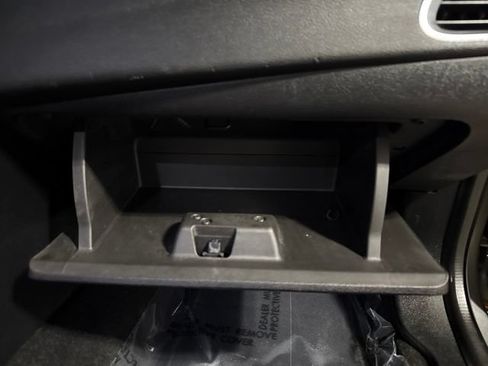 Used 2012 Dodge Avenger SXT FWD image 27