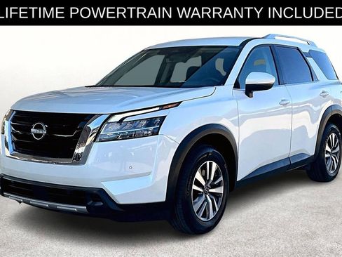 Used 2023 Nissan Pathfinder SL image 14