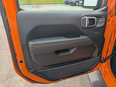 New 2025 Jeep Wrangler Unlimited Sahara AWD/4WD image 14