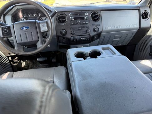 Used 2016 Ford F250 XL w/ XL Appearance Package AWD/4WD image 10