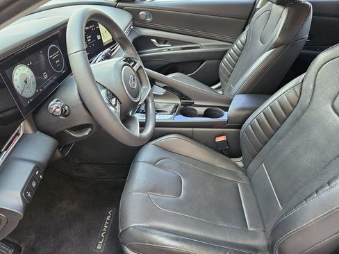 Used 2023 Hyundai Elantra Limited FWD image 10