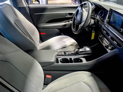 Used 2022 Hyundai Sonata SE FWD image 8