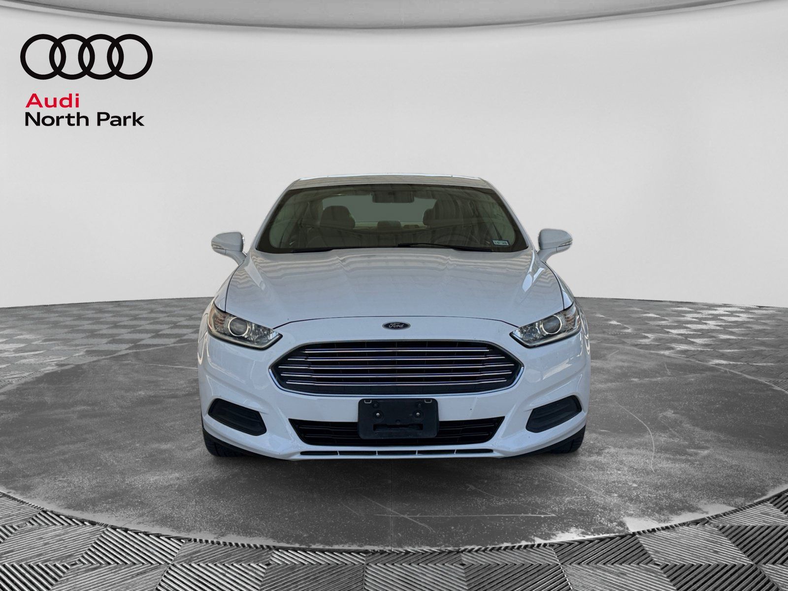 Used 2015 Ford Fusion SE FWD image 8