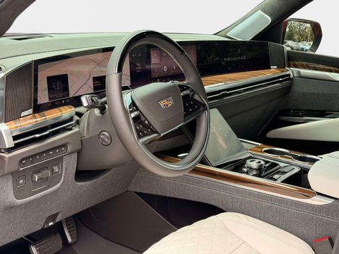 Used 2026 Cadillac Escalade Platinum Sport w/ LPO, ONYX Package AWD/4WD image 12