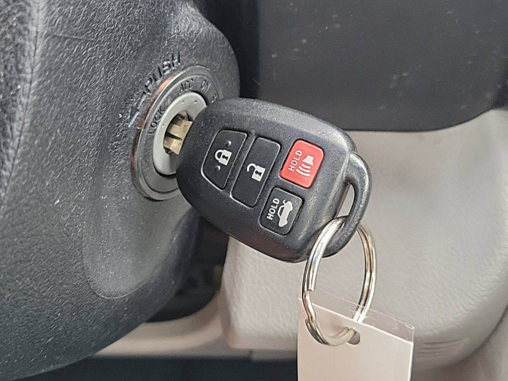 Used 2012 Toyota Camry LE FWD image 26