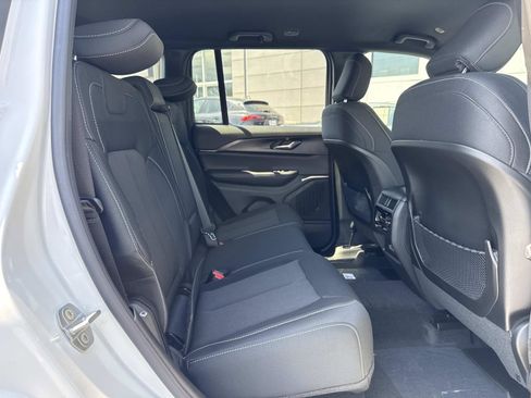 New 2026 Jeep Grand Cherokee Laredo image 30