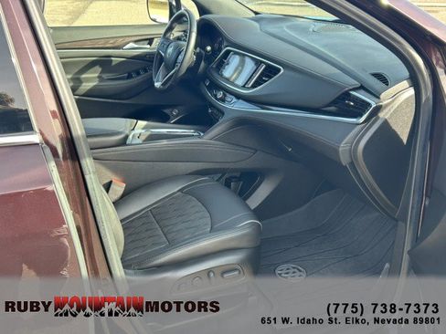 Used 2023 Buick Enclave Avenir image 29