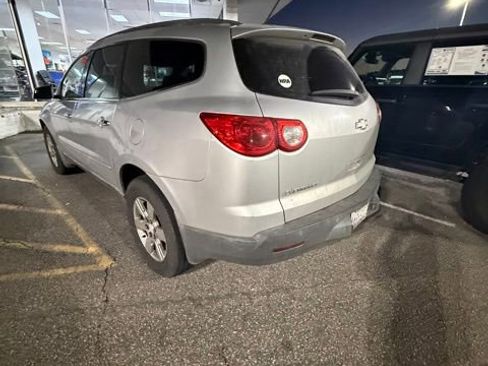 Used 2009 Chevrolet Traverse LT image 9