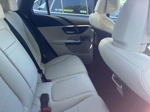 Used 2026 Mercedes-Benz GLC 350e 4MATIC image 10
