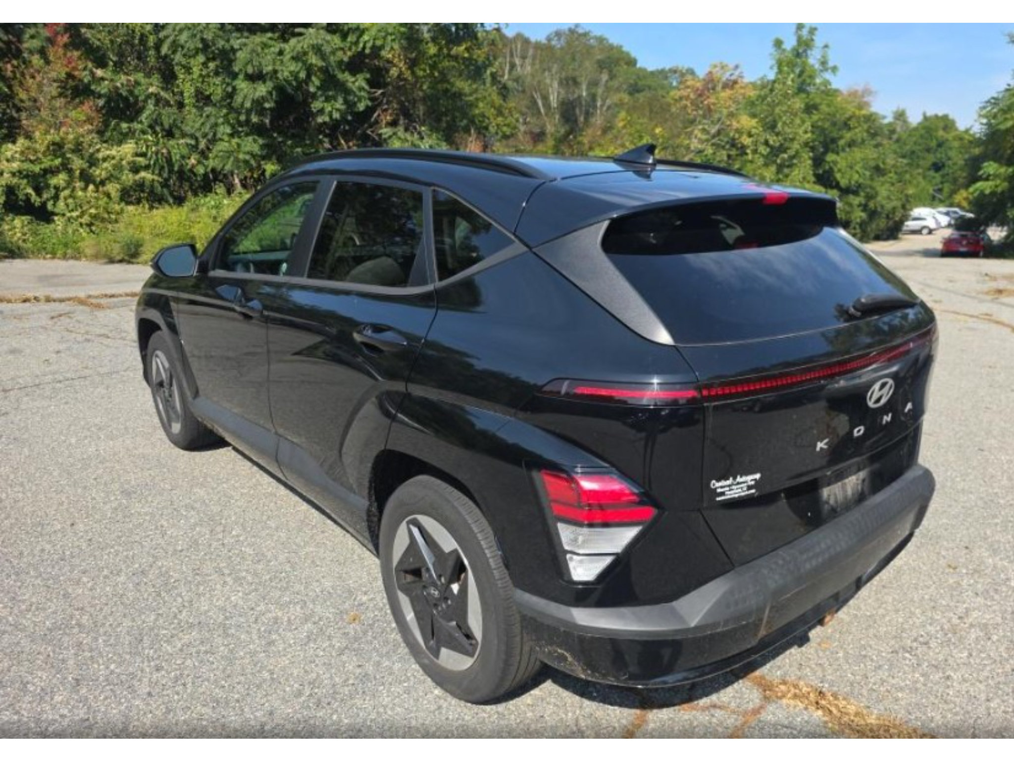Used 2024 Hyundai Kona SEL FWD image 2