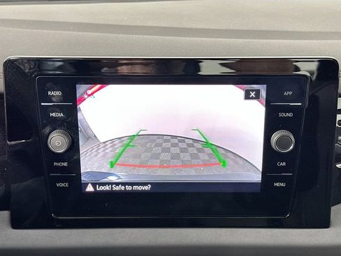 Used 2025 Volkswagen Jetta SE w/ Black Wheel Package image 13