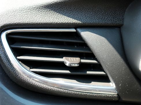 Used 2018 Buick Encore Preferred image 19