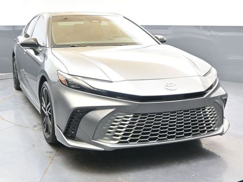 Used 2025 Toyota Camry XSE AWD/4WD image 8