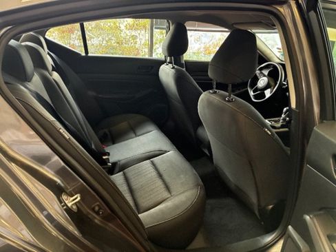 Used 2024 Nissan Altima 2.5 S FWD image 30