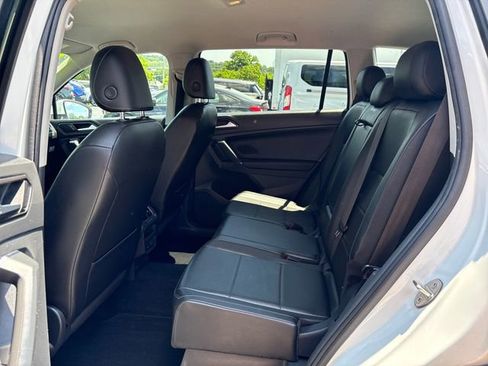 Used 2018 Volkswagen Tiguan SE AWD/4WD image 27