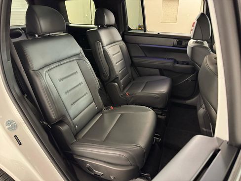 Used 2025 Hyundai Santa Fe Calligraphy image 42