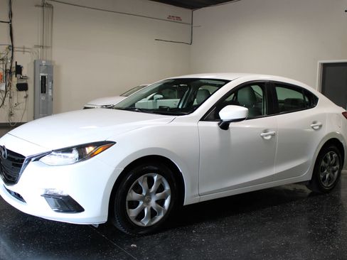 Used 2015 MAZDA MAZDA3 i Sport FWD image 6