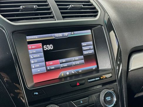Used 2016 Ford Explorer XLT w/ Equipment Group 202A FWD image 19