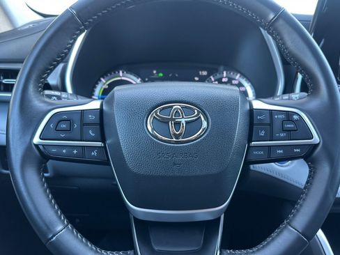 Certified 2022 Toyota Highlander XLE image 23