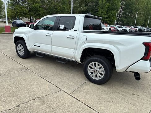 New 2026 Toyota Tacoma SR5 RWD image 3
