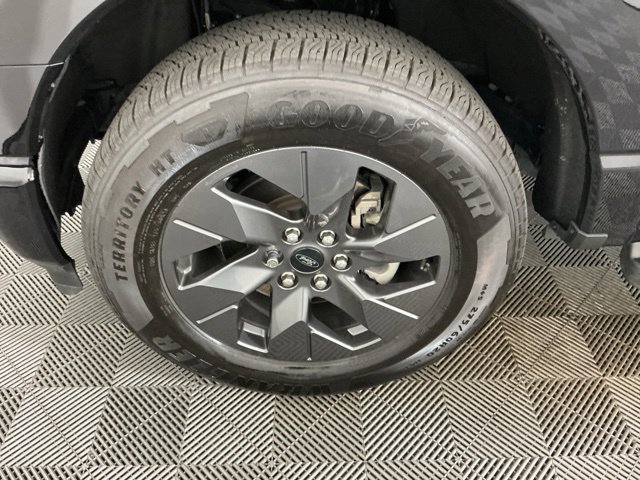Used 2024 Ford F150 Lightning XLT AWD/4WD image 31