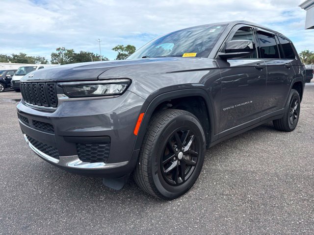 Used 2022 Jeep Grand Cherokee L Laredo w/ Luxury Tech Group I AWD/4WD image 2