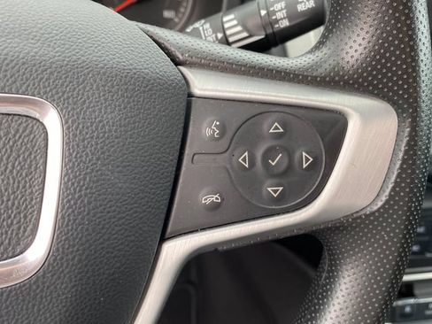 Used 2024 GMC Terrain SLE FWD image 7