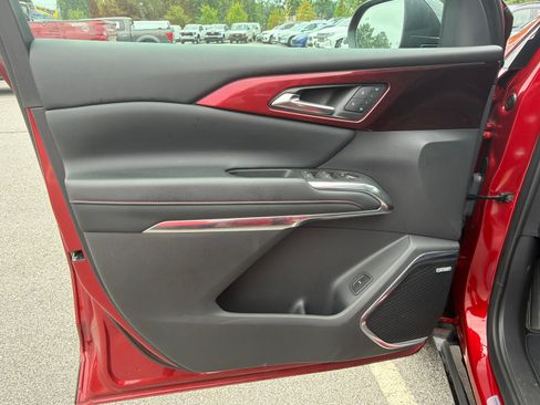 Used 2025 Chevrolet Traverse RS AWD/4WD image 10